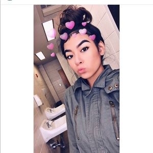 Meet your Posher, Leslie